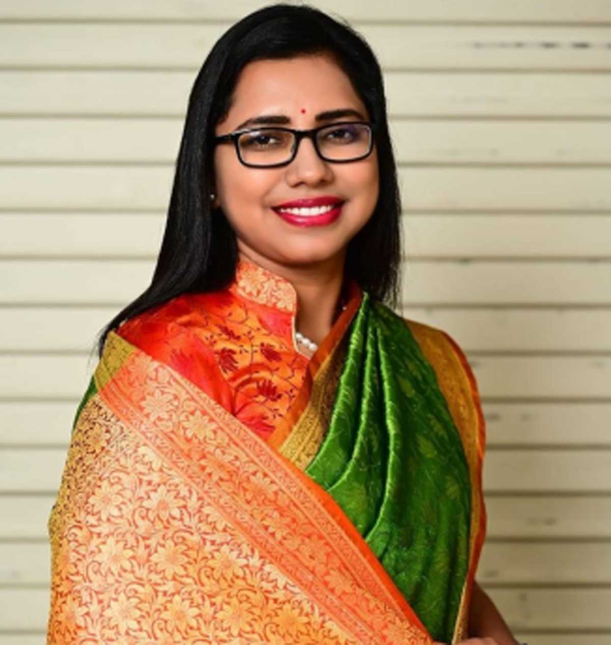 दुनिया की कोई ताकत चुनाव लड़ने से नहीं रोक सकती : निशा बंगारे दुनिया की कोई ताकत चुनाव लड़ने से नहीं रोक सकती : निशा बंगारे